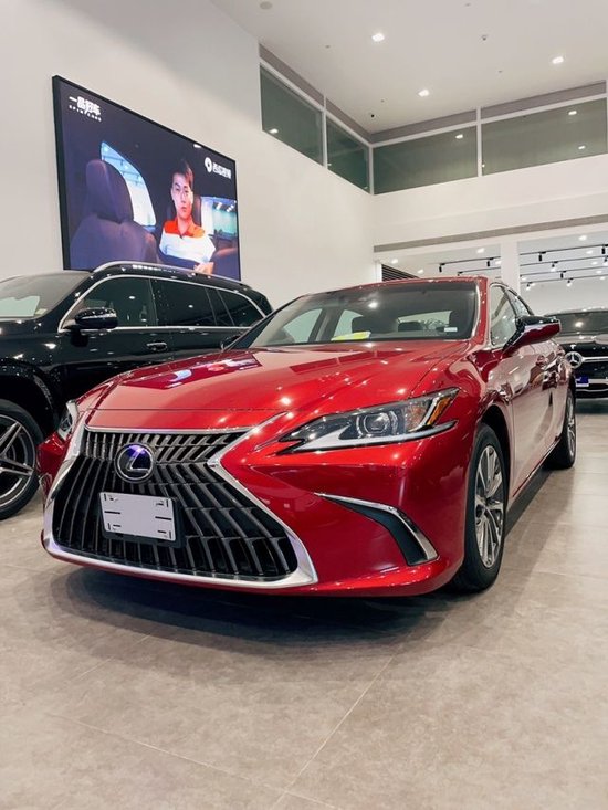 2023款雷克萨斯ES250价格30多万热销中
