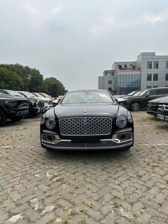 23款宾利飞驰4.0V8穆莱纳版现车报价