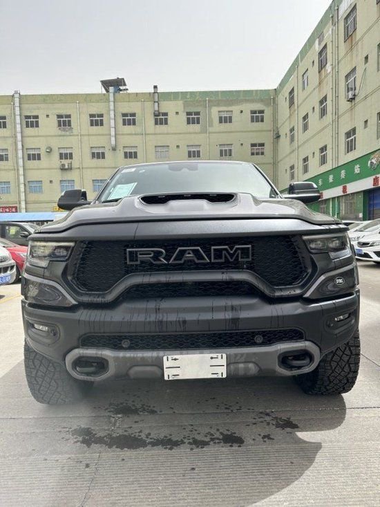 23款道奇霸王龙6.2T港口现车不多81万售