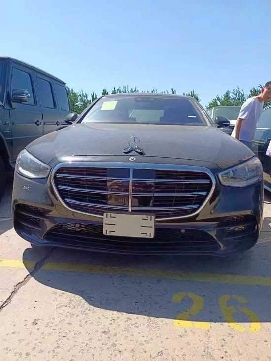 23款奔驰S580天津港现车 特价140余万