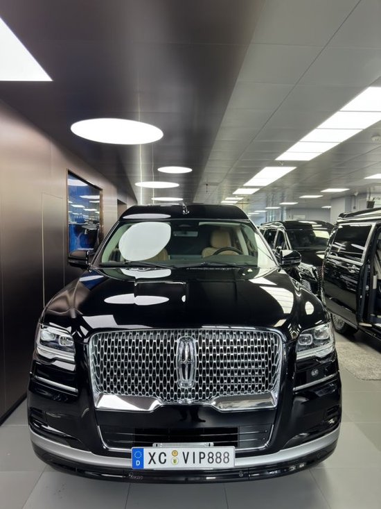 2023款林肯领袖一号加长商务车价格优惠