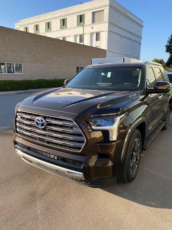 23款丰田红杉5种车型10个颜色最低售价