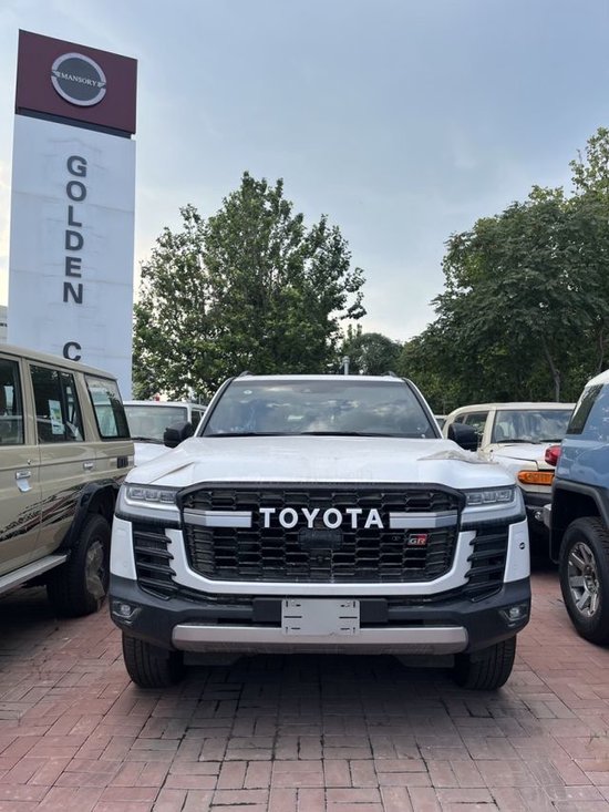 丰田酷路泽3500GR-Sport动力强大越野车