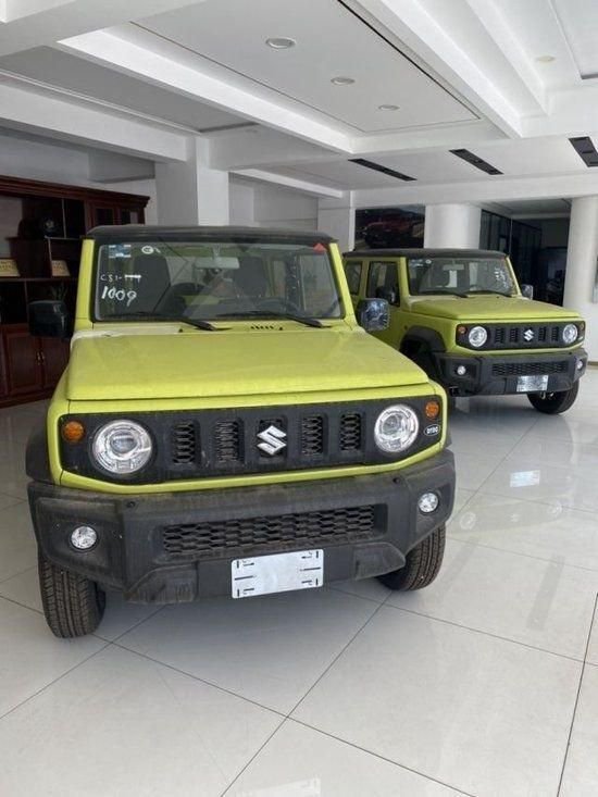 23款铃木吉姆尼1.5L墨版 20多万随时提