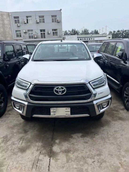 23款丰田海拉克斯2.8T柴油畅销价30万起