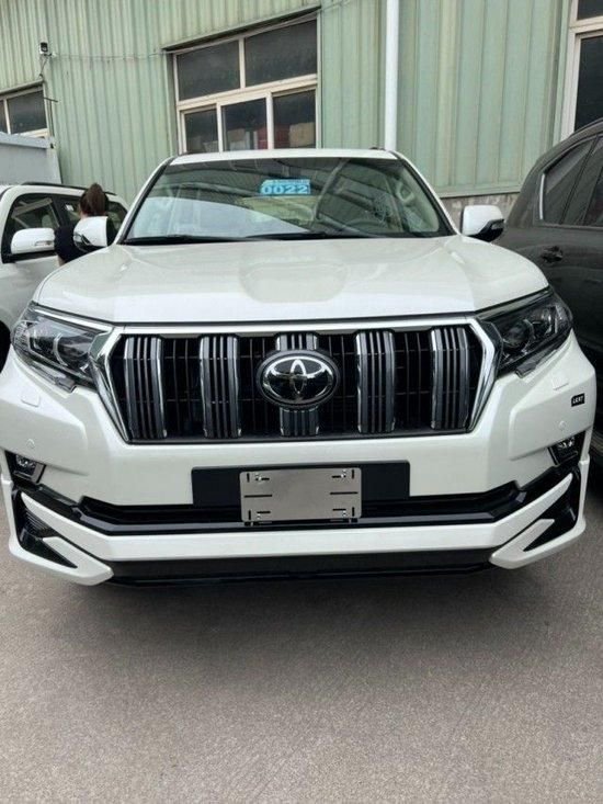 23款丰田霸道4000裸车价格58万起售畅销