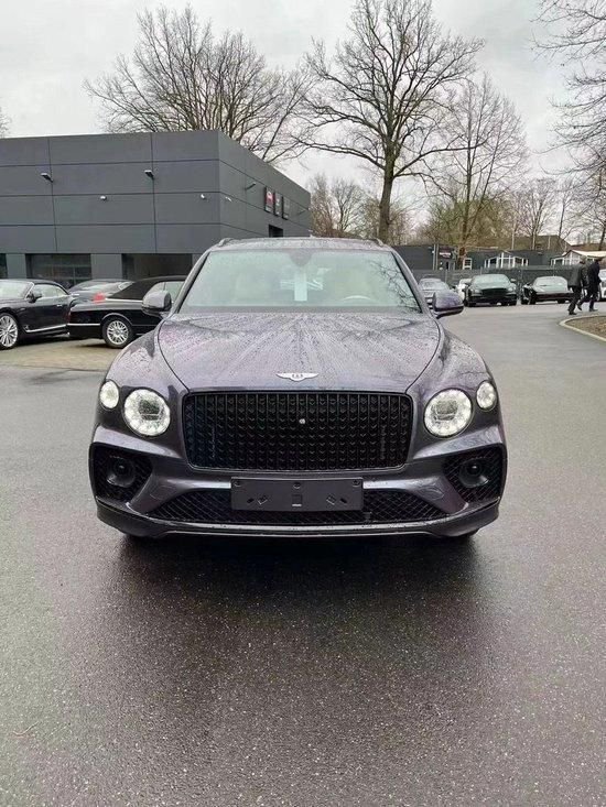 23款宾利添越4.0T雅度长轴版 紫色现车