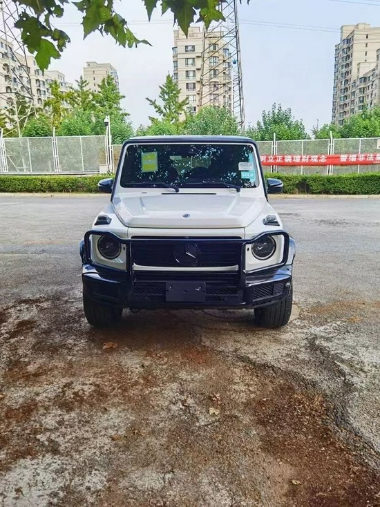21款奔驰G550熊猫版现车在售可按揭购车
