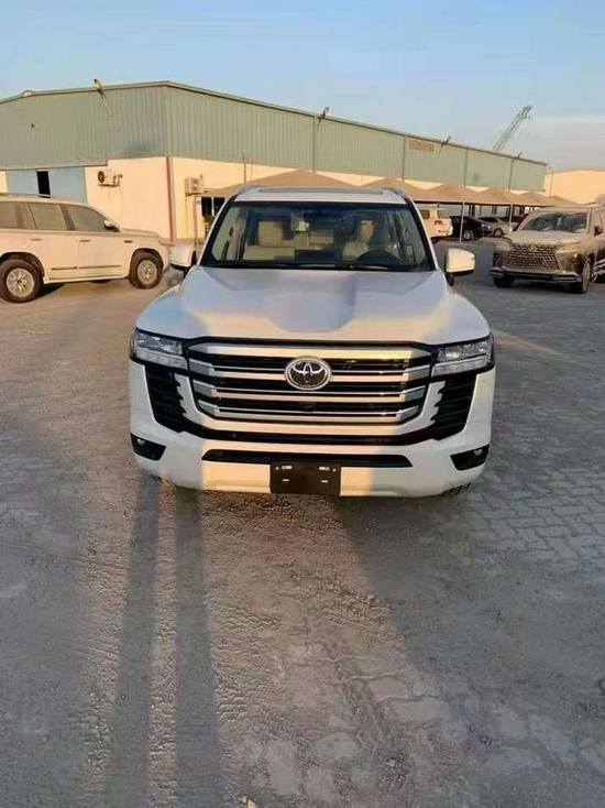 第一批2022款丰田酷路泽LC300到港出售