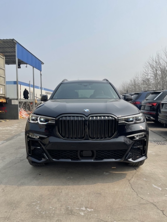 2021款宝马X7配置全价格优惠多少钱90万