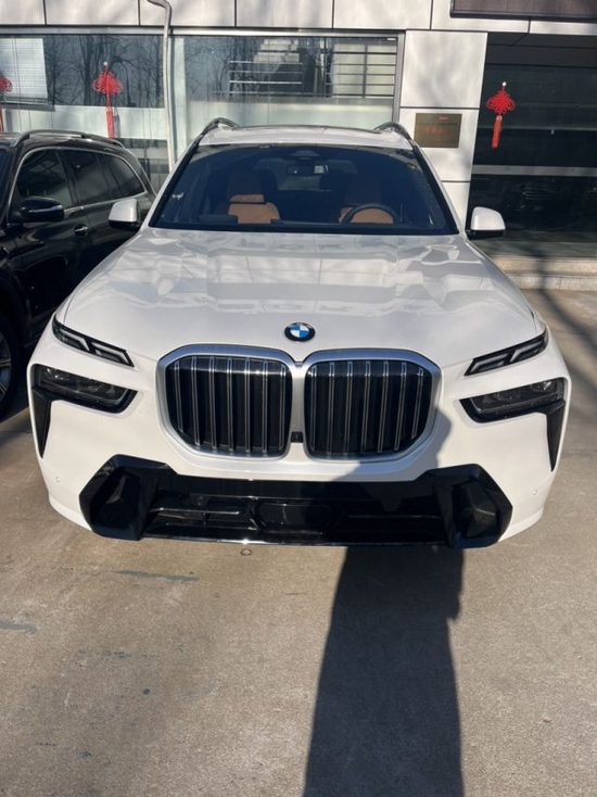 2023款宝马X7平行进口现车畅销价更惠