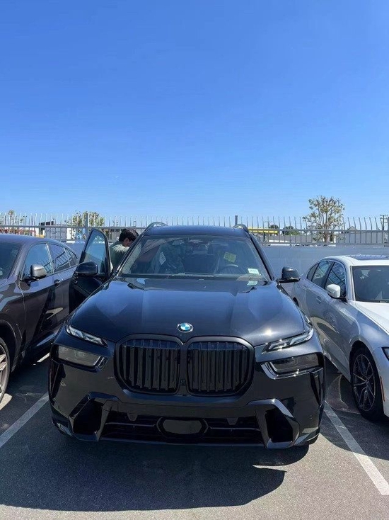 23款全新一代宝马X7集合多种高科技配置