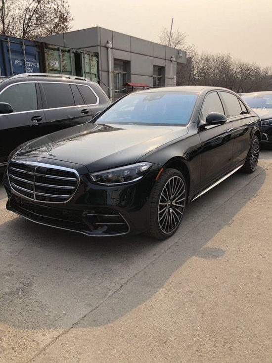 2023款奔驰S500顶级四驱 现车优惠多