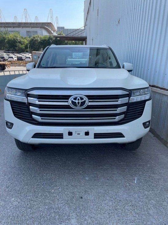 2023款丰田酷路泽LC300现车价格80余万