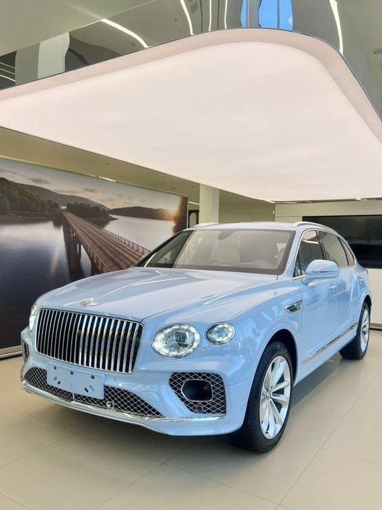 宾利添越加长版 顶级定制港口现车促惠