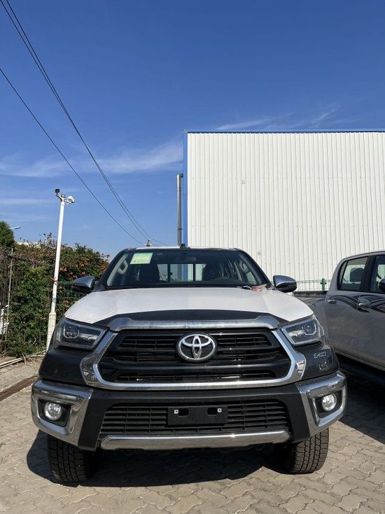 22款丰田海拉克斯SR5柴油2.8T 40万起