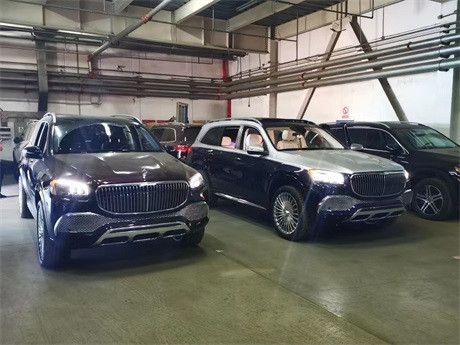 2022款迈巴赫GLS600降价双拼色华丽优雅
