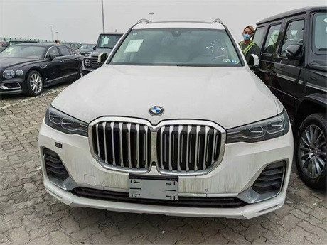 2021款宝马X7现车降价3.0T美版配置详情