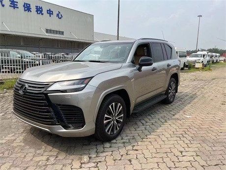 2022款雷克萨斯LX600现车十月促销195万