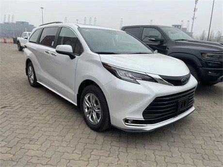 进口23款丰田塞纳2.5XLE现车报价52.5万