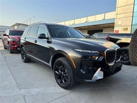 2023款宝马X7美规高级包七座现车104万