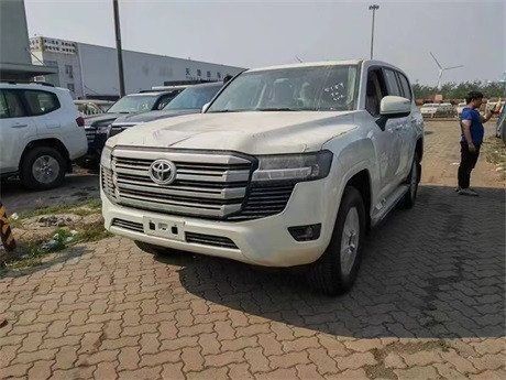 23款丰田酷路泽3300柴油版港口现车畅销