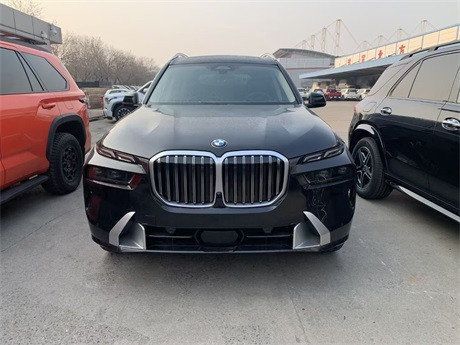 2023款宝马X7现车让利底价促销购车礼包
