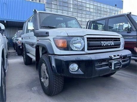 23款中东版丰田酷路泽LC76全系现车销售