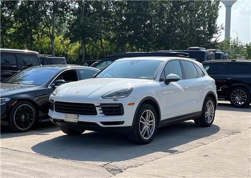 22款保时捷卡宴波尔多红座椅98万提新车