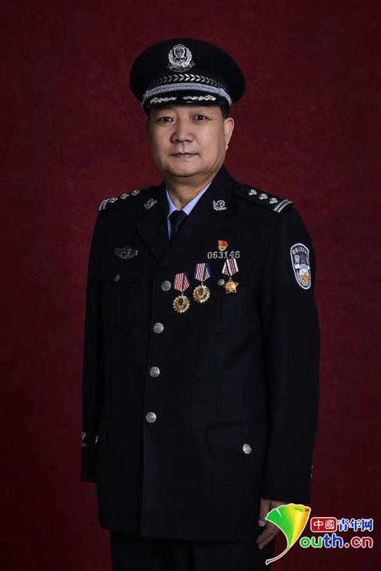李生寿。