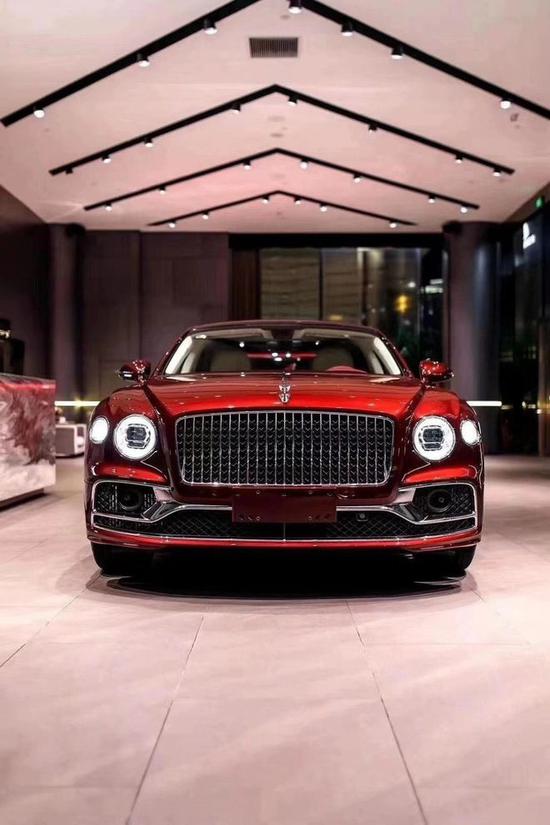 全新宾利飞驰追求更高层次的时尚与奢华