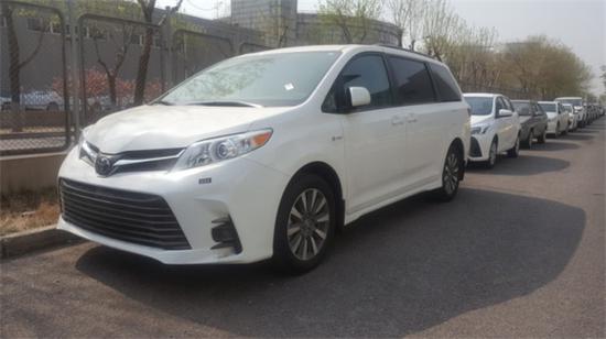 2018款丰田塞纳加版 港口促销中四驱MPV