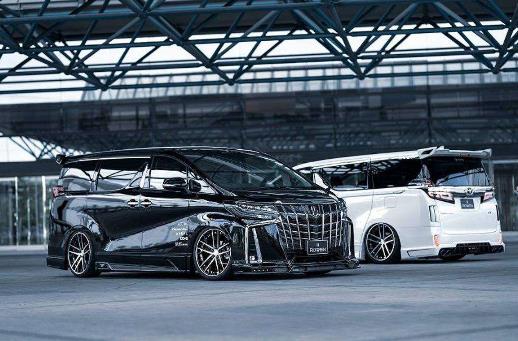 丰田威尔法改装4座航空座椅 内饰升级