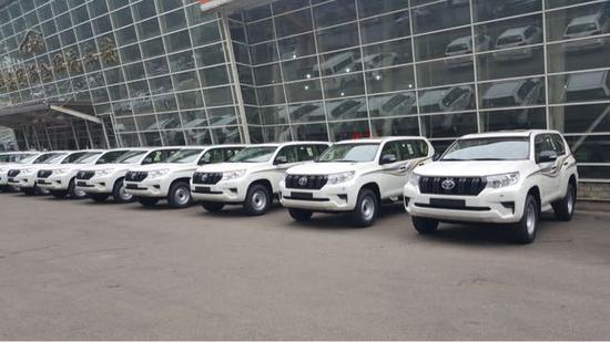 18款中东版霸道2700 本家开票批发价出售