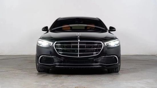 2022款奔驰S580动力八缸加持豪华运动