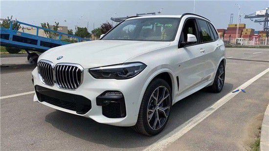 2022款宝马X5 3.0T现车价格65万起热销