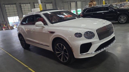 2023款宾利添越4.0T港口国六优惠献礼