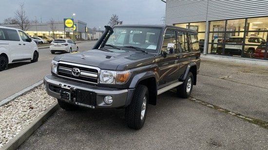 2023款丰田酷路泽LC76现车配置颜色可选