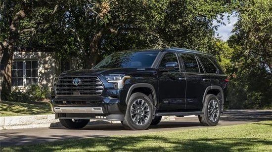 陕西西安23款丰田红杉各版本配置报价