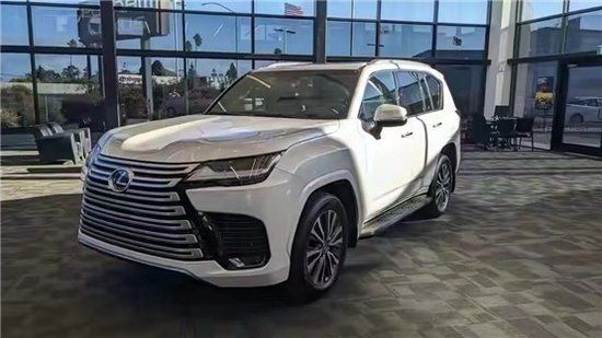 2023款雷克萨斯LX600新车到店 配置报价