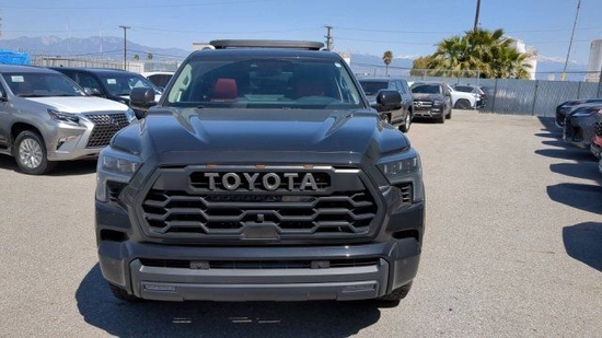 23款丰田红杉天津港最新行情报价优惠