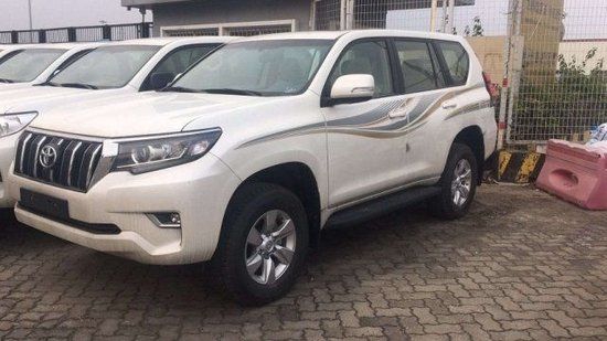 23款丰田霸道2700中东版国6现车40多万