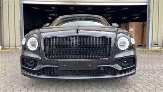 奢华移动行宫 23款宾利飞驰雅度版到店