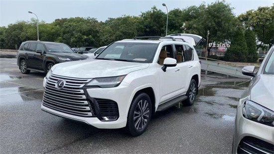 22款雷克萨斯LX600五座版标配160万出售