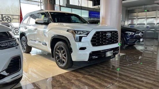 24款加版丰田红杉铂金版港口最新报价