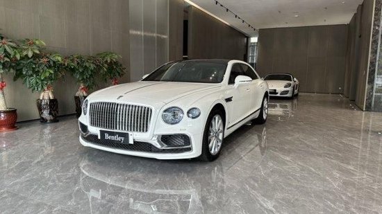 2023款欧规宾利飞驰4.0T五座价238万起