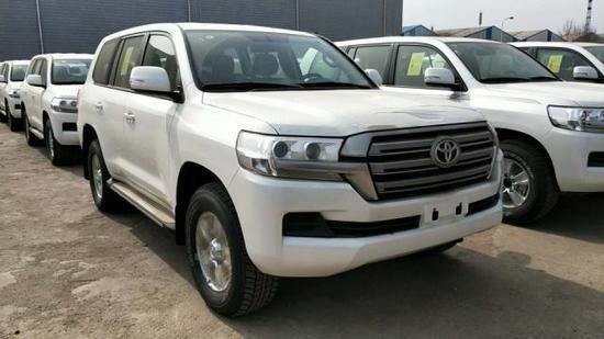 2021款丰田酷路泽4000中东版裸车70万起