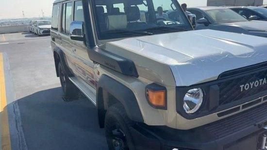 年终特惠 24款中东版酷路泽LC76购车有礼