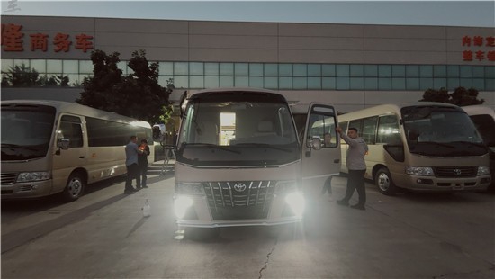 丰田考斯特14座的丐版价格优惠现车