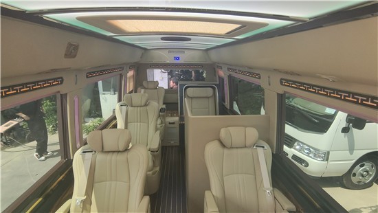 新款丰田考斯特8座旅居版房车报价表